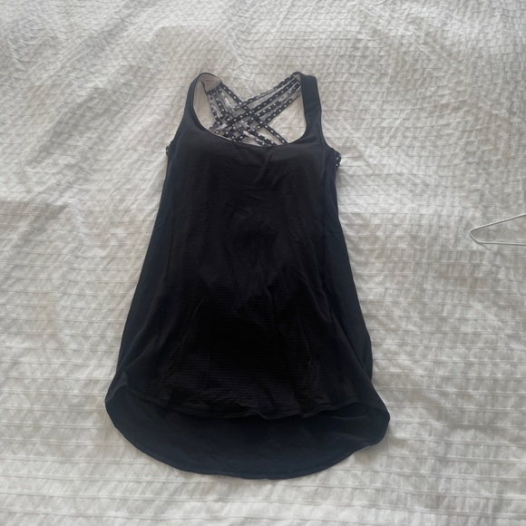 Lululemon Wild Tank. Size 4. Color: Black/ white and pink floral print bra. - Picture 6 of 11